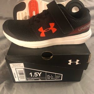 Under Armour Size 1.5. EUC!
